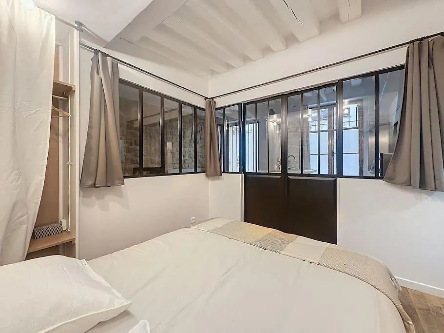 Loft En Plein Coeur Du Marais Apartment
